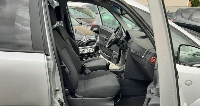 Opel Meriva cena 13999 przebieg: 250000, rok produkcji 2010 z Strzyżów małe 154